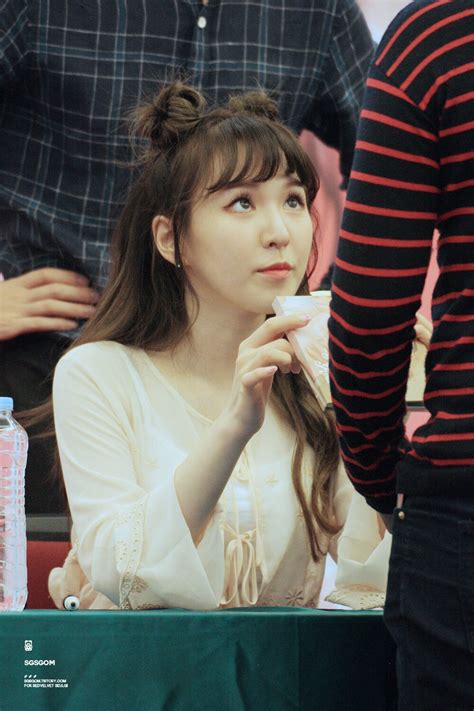 wendy russian roulette|Russian Roulette (Red Velvet EP) .